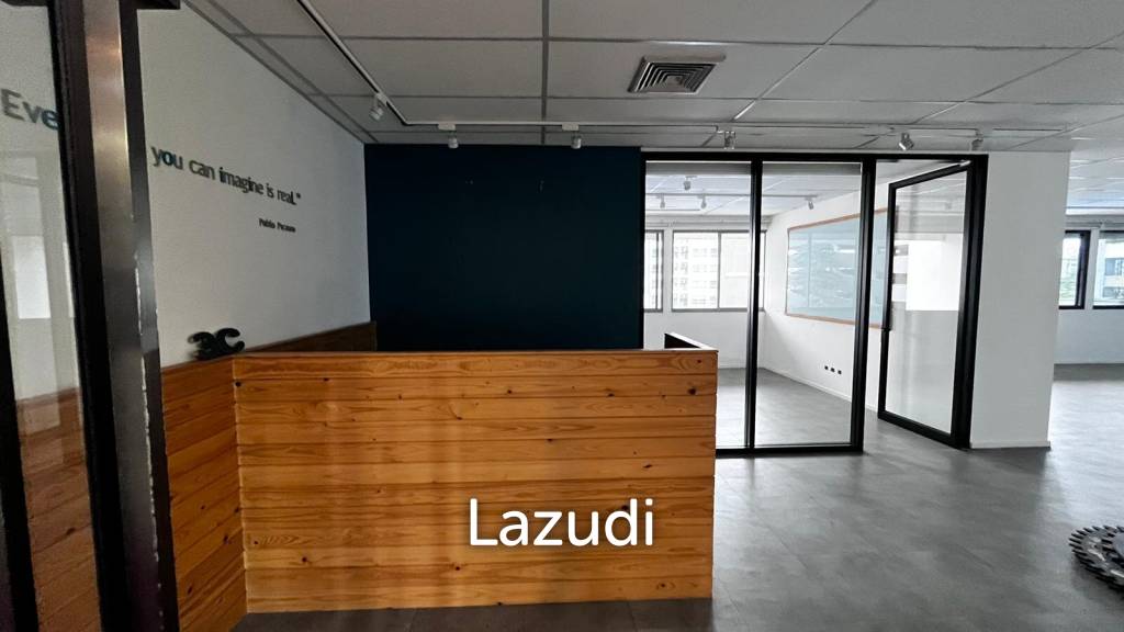 Office at Tossapon Building