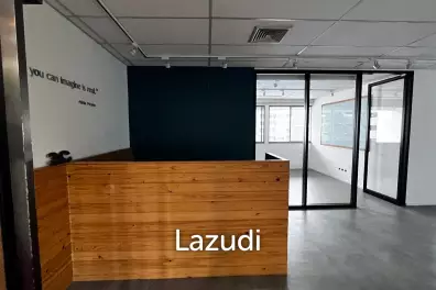 Office at Tossapon Building