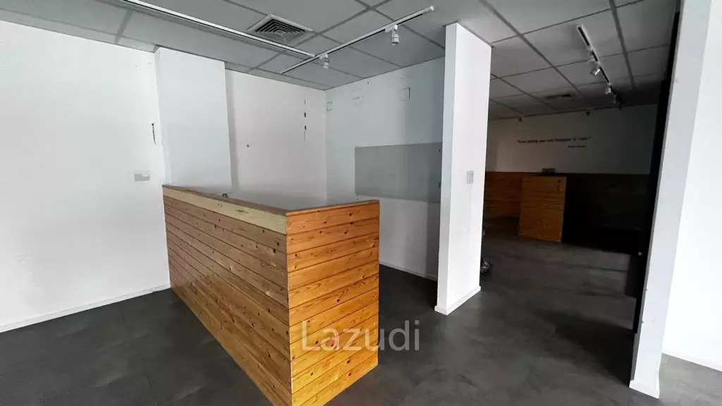 Office at Tossapon Building