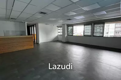 Office at Tossapon Building