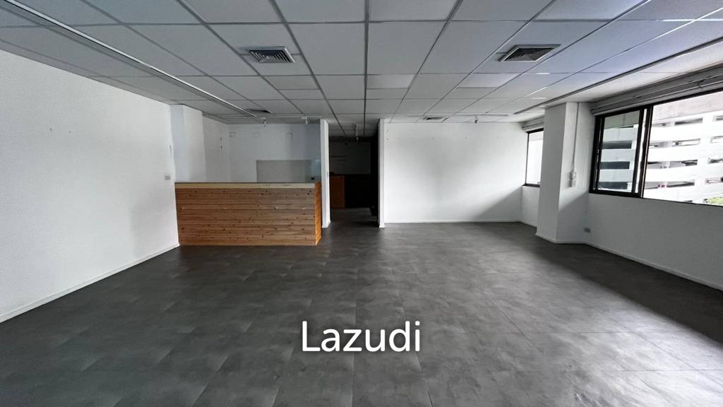 Office at Tossapon Building