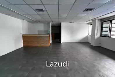 Office at Tossapon Building
