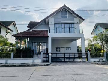 Three Bedroom House For Sale in Central Park 4