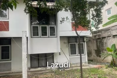 6 Bedroom 4 Bathroom Land With Structure For Sale