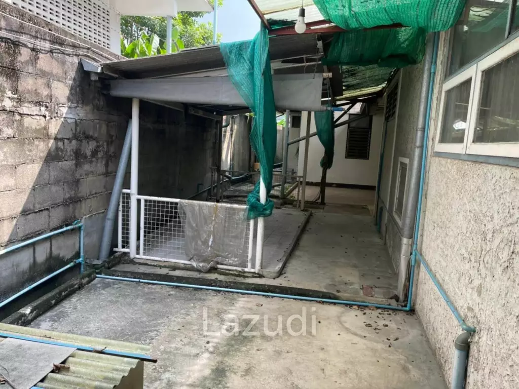 6 Bedroom 4 Bathroom Land With Structure For Sale