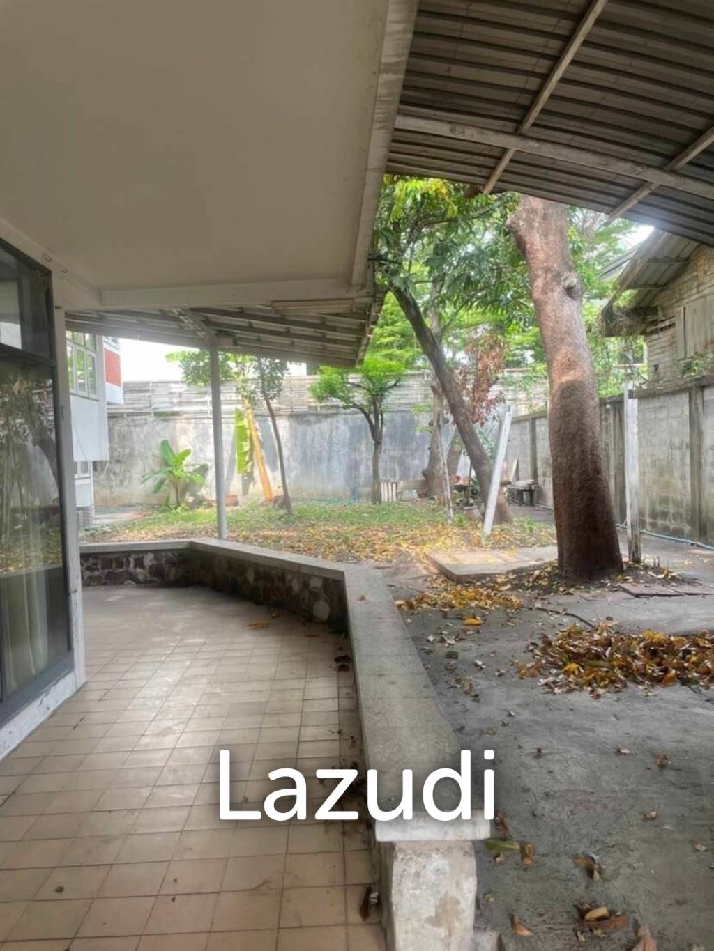 6 Bedroom 4 Bathroom Land With Structure For Sale