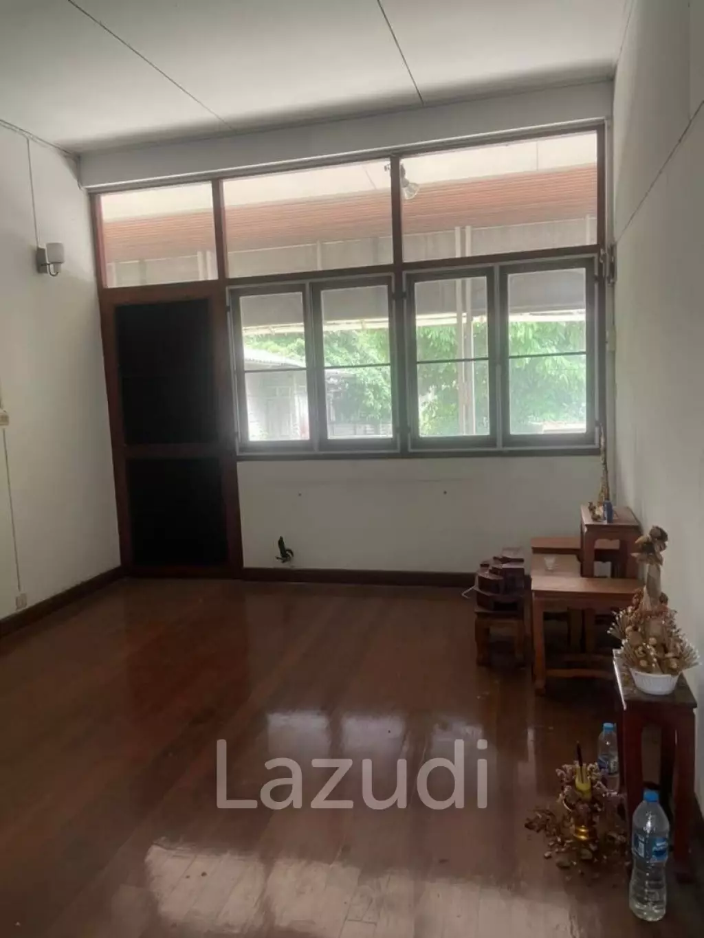 6 Bedroom 4 Bathroom Land With Structure For Sale