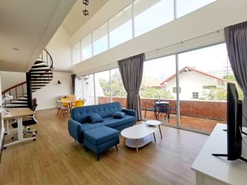 Newly renovated 3 bedrooms duplex for rent at Jomtien