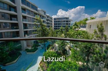 Luxurious 2 bed condo beachfront