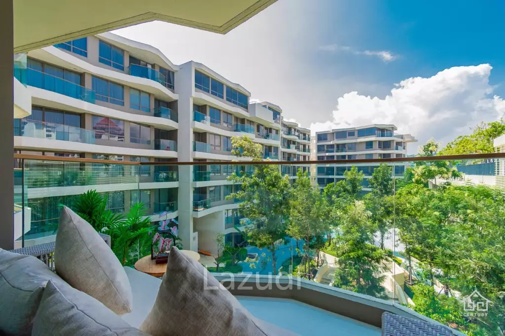 Luxurious 2 bed condo beachfront