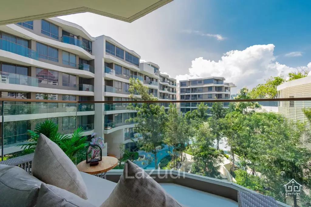 Luxurious 2 bed condo beachfront
