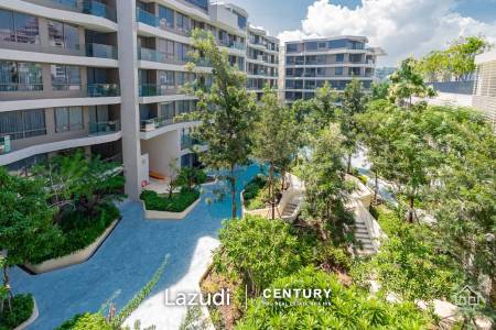 Luxurious 2 bed condo beachfront