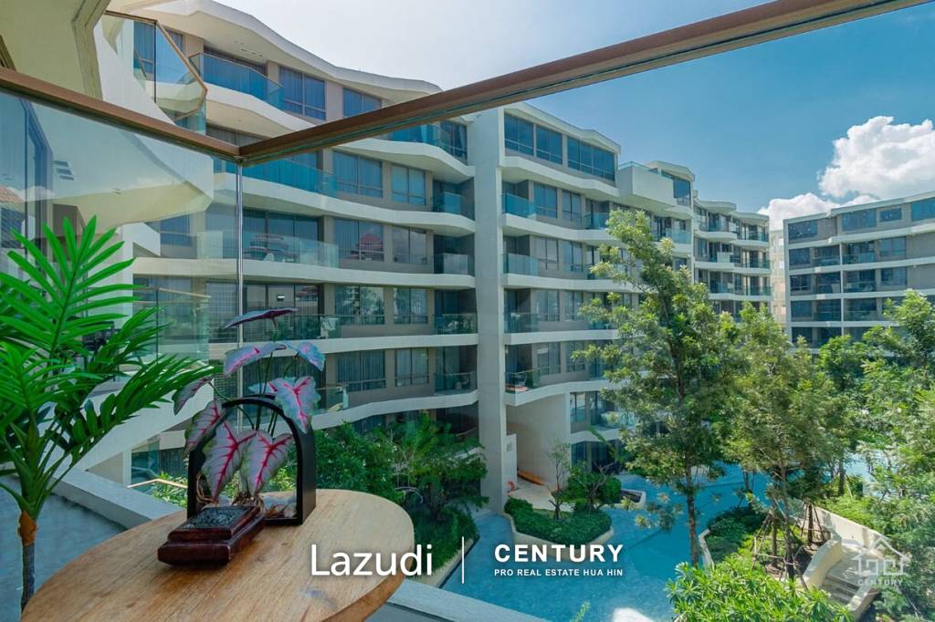 Luxurious 2 bed condo beachfront