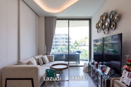 Luxurious 2 bed condo beachfront