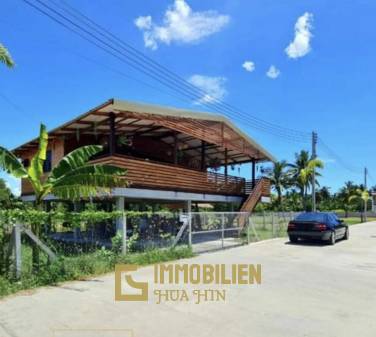 Countryside Thai and Western style house on stilt with open view