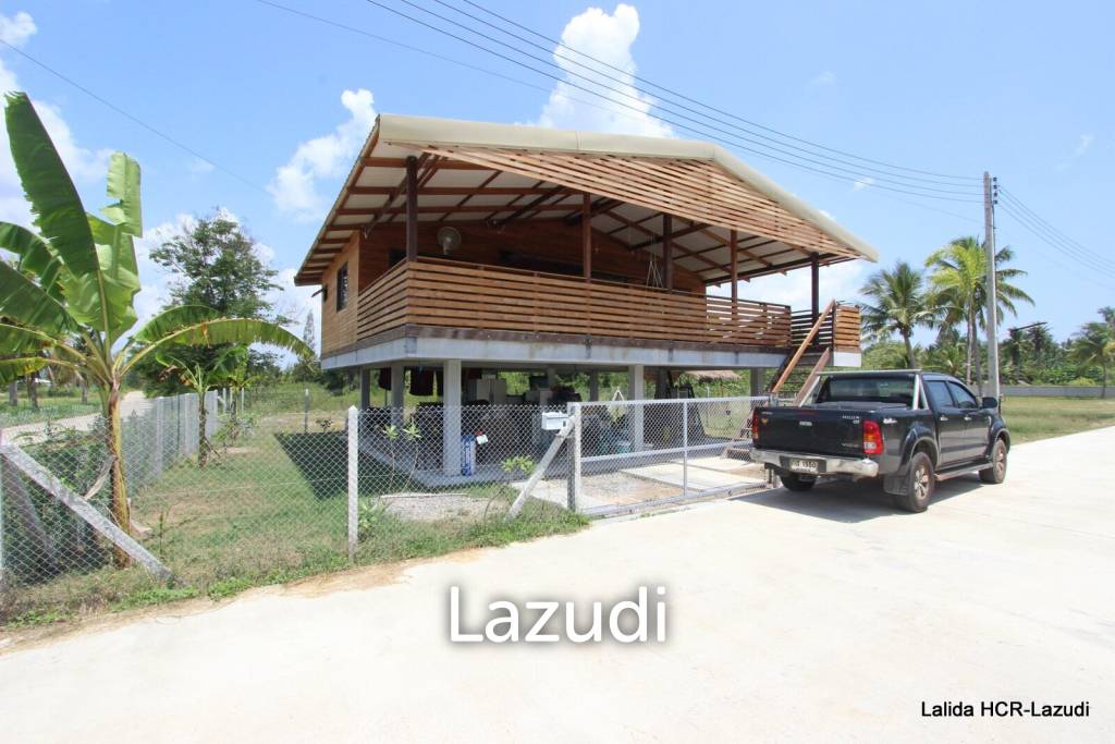 Countryside Thai and Western style house on stilt with open view